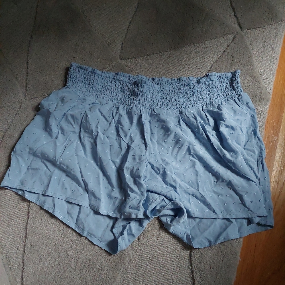 Like new Motherhood maternity size medium blue textured shorts